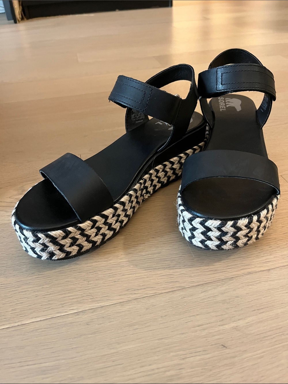 SOREL Cameron Flatform Black Leather Espadrille Platform Sandals Size 8.5